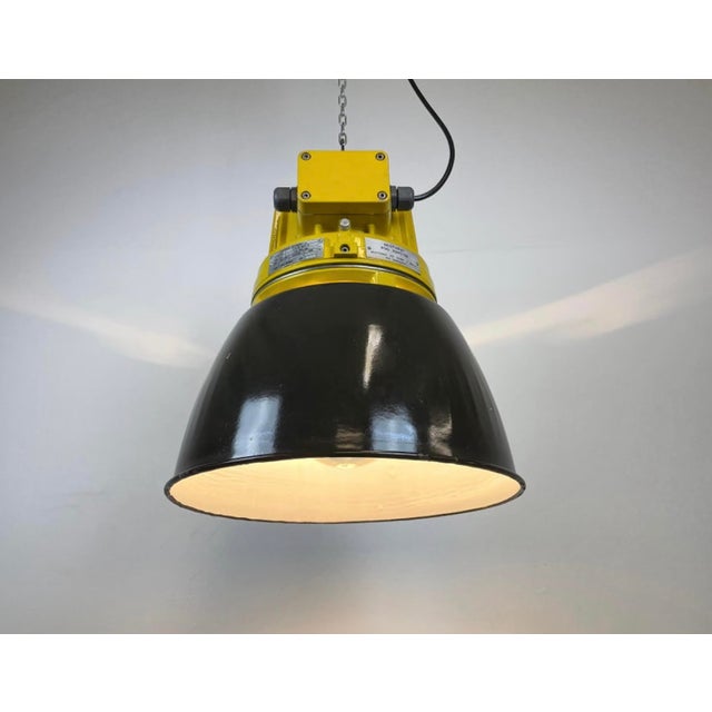 Industrial Yellow Explosion Proof Lamp with Black Enameled Shade from Elektrosvit, 1990s For Sale - Image 13 of 18