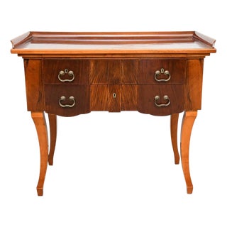 1900-1909 Biedermeier Mahogany 3 Drawer Side Table With Gallery For Sale