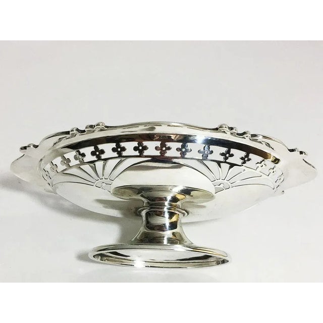 Small English Silver Basket from Martin, Hall & Co. Sheffield, 1910 For Sale - Image 4 of 6