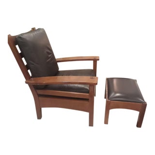 Stickley Mission Gus Bow Arm Chair & Ottoman For Sale