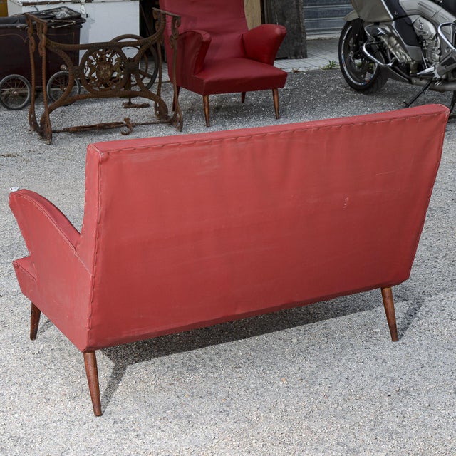 1950s Red Faux Leather Sofa with Flared Wooden Feet, 1950s For Sale - Image 5 of 8