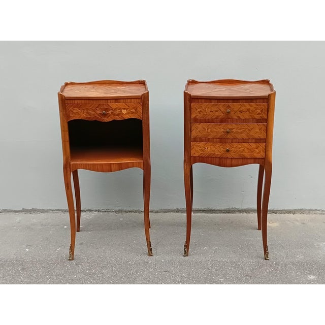Brown Late 19th Century Pair of French Louis XV Style Rosewood Side Tables Nightstands by Haentges Freres For Sale - Image 8 of 15