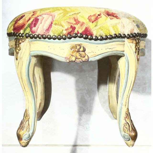 Vintage French Tapestry Footstool – Hand-Made Rooster & Floral Needlepoint. For Sale In Miami - Image 6 of 14
