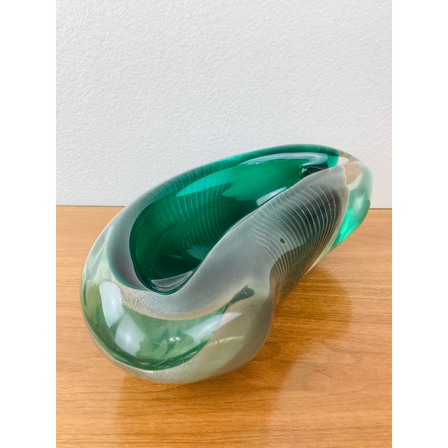 Vintage 1930s Alfredo Barbini Italian Mid Century Modern Freeform Murano Art Glass Vessel Bowl For Sale - Image 13 of 14