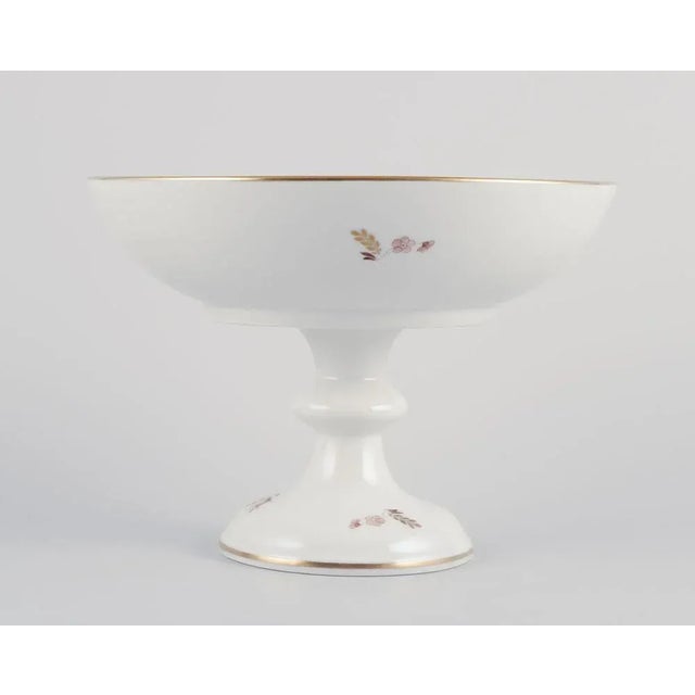 Pre-owned goods are exempt from import duties for U.S. customers. Therefore, no import tariffs will be applicable to your...