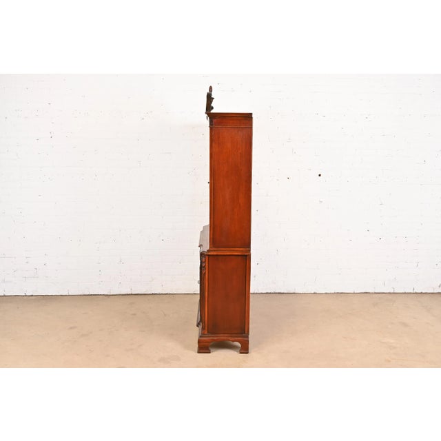 Bernhardt Georgian Carved Mahogany Breakfront Bookcase Cabinet For Sale - Image 10 of 12