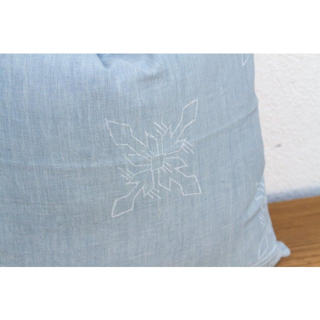 1990s Large 24" Powder Blue Jaipur Blockprint Linen Pillow Cover For Sale - Image 5 of 7