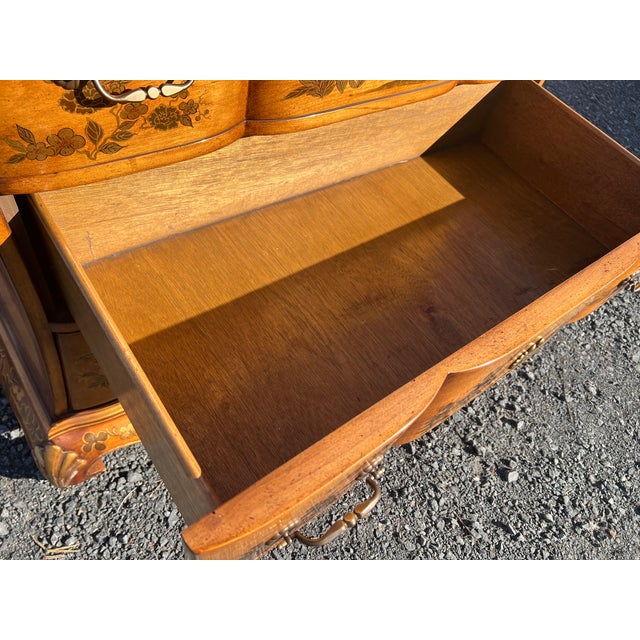 Vintage Hand-Painted Chinoiserie Serpentine Three-Drawer Chest For Sale - Image 17 of 17