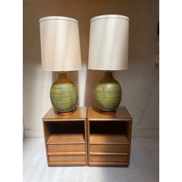 Mid-Century Modern 1960s Pair of Mid Century Modern Glazed Olive Green Table Lamps For Sale - Image 3 of 10