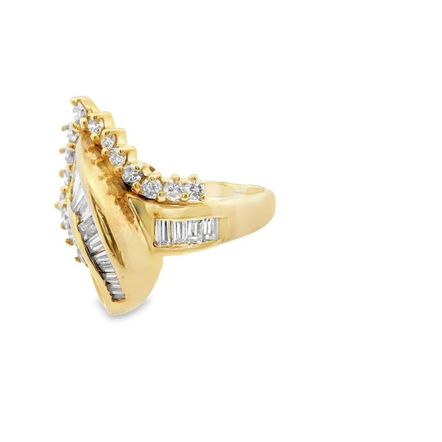 1990s 14k Yellow Gold Baguette and Round Diamond Cluster Ring, Size 7.25 For Sale In Lexington, KY - Image 6 of 12