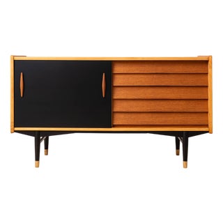 Scandinavian Modern Sideboard by Nils Jonsson for Hugo Troeds, 1960s For Sale