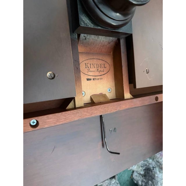 Kindel Oxford Georgian Style Mahogany Double Pedestal Extension Dining Table With 4 Leaves For Sale - Image 15 of 17