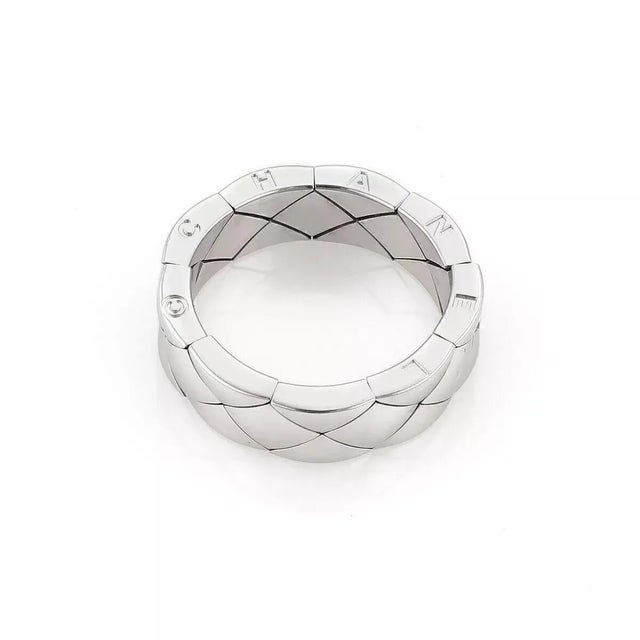 This is an elite authentic band by Chanel from the Matelasse Quilted, it is crafted from 18k white gold with a high...