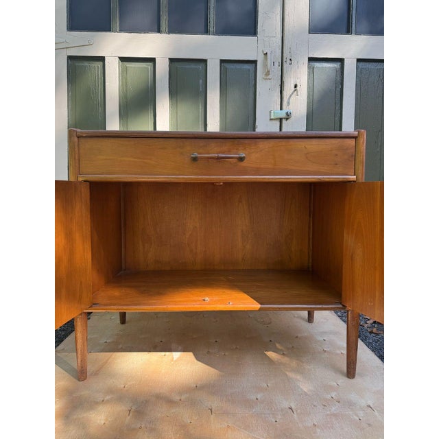 1960's Mid-Century Modern Walnut Wood Storage Cabinet by Henredon For Sale - Image 9 of 10