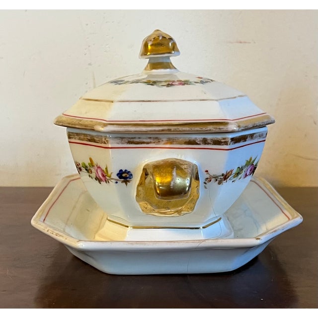 White Antique Early 19th Century French Empire Paris Porcelain Octagonal Sauce Tureen With Flower Garland Sprig Decoration For Sale - Image 8 of 16