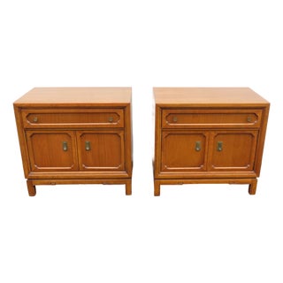 Red Lion Mid Century Modern Nightstands Bedside Tables a Pair 6603 For Sale
