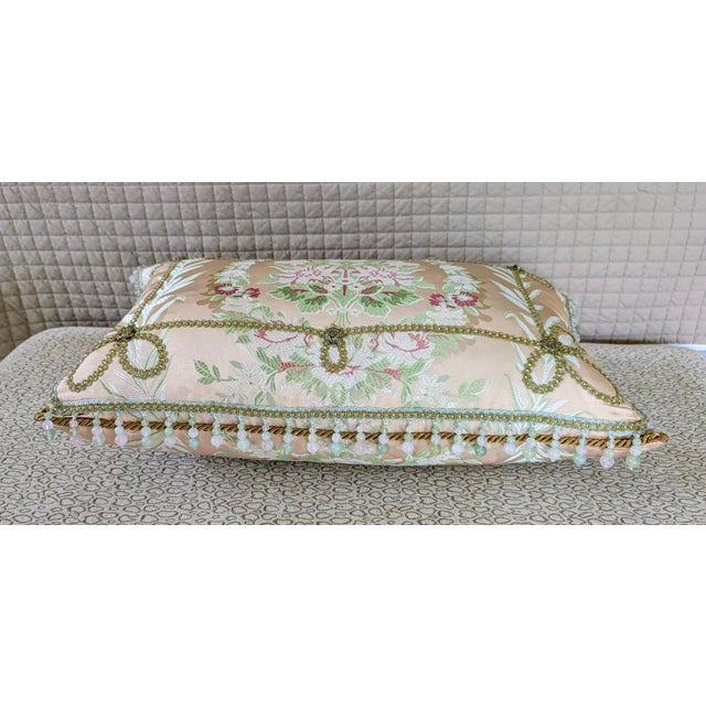 Size: 21" x 12" 4" Pattern: Damask, floral Composition: Silk with semiprecious stone fringe Colors: champagne, rose pink,...