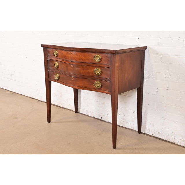 English Baker Furniture Style Federal Mahogany Serpentine Front Buffet Server, Circa 1920s For Sale - Image 3 of 13