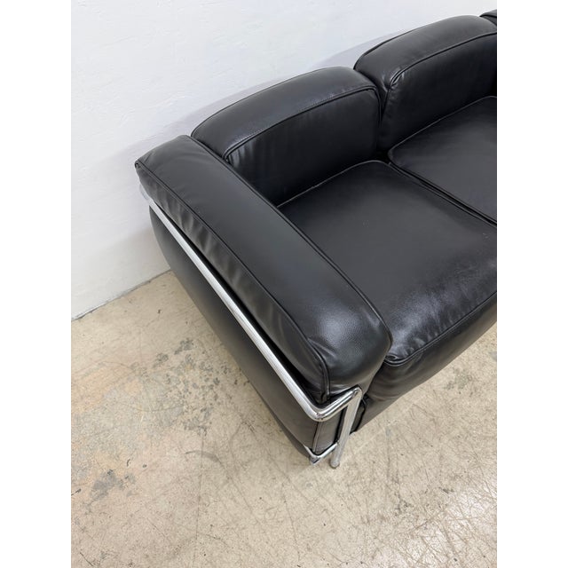 Le Corbusier, Jeanneret and Perriand Lc2 Divano Two-Seat Sofa for Cassina For Sale - Image 15 of 18