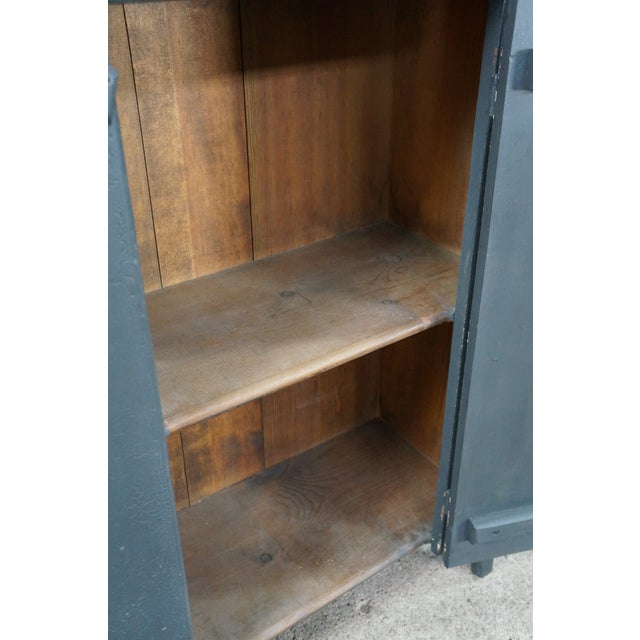 Charcoal Late 20th Century Habersham Plantation Primitive Early American Painted Pine Step Back Cupboard For Sale - Image 8 of 18