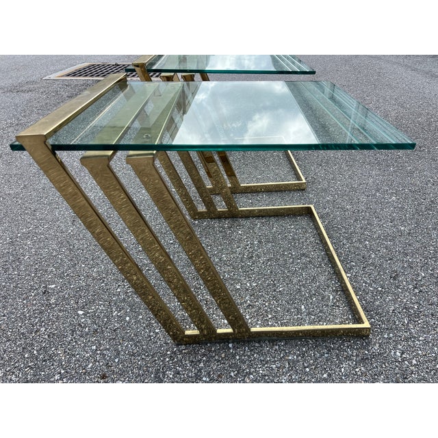 Metal Polished Brass Flat Metal and Etched Striped Glass Top Coffee Table, For Sale - Image 7 of 7
