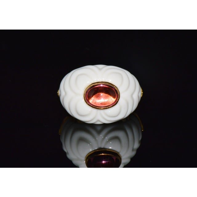 Vintage Bvlgari Chandra Pink Tourmaline & White Porcelain Ring in 18k Yellow Gold – Size 7.5 For Sale - Image 14 of 18