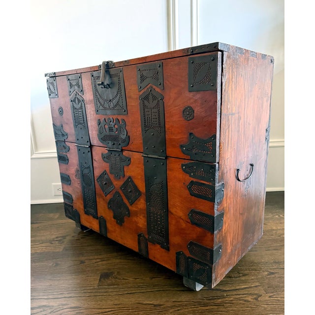 Antique Korean Pakch'on Wedding Bandaji Chest For Sale - Image 13 of 17