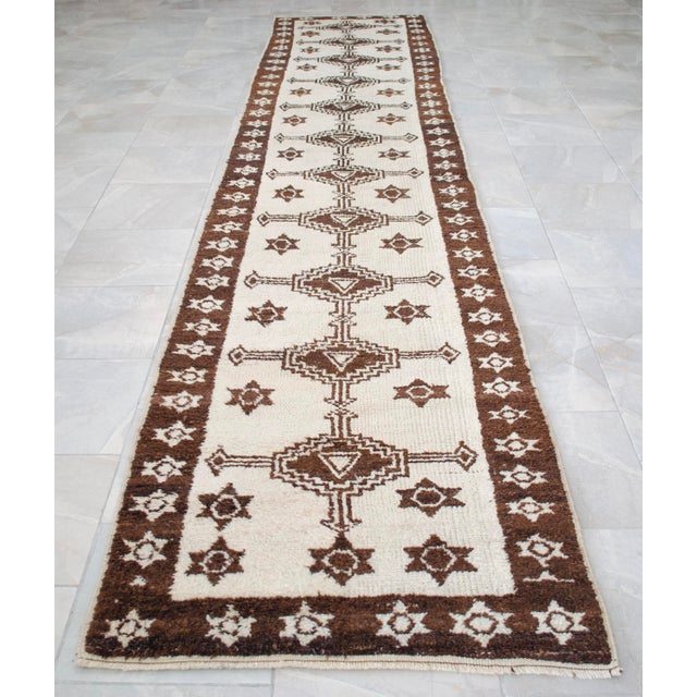 1970s 1970s Vintage -Knotted Turkish Runner - 3′3″ × 16′ For Sale - Image 5 of 14