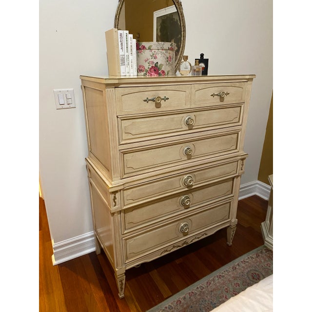 Ecru Mid 20th Century Hollywood Regency Dresser Stack of Drawers For Sale - Image 8 of 9
