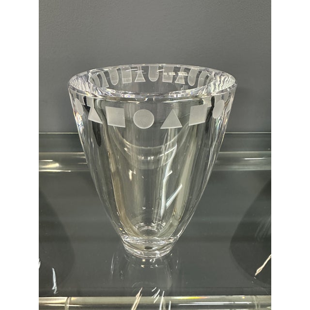Trio of Etched Crystal Vases by Ward Bennett for Sasaki, 1990s For Sale In Philadelphia - Image 6 of 8