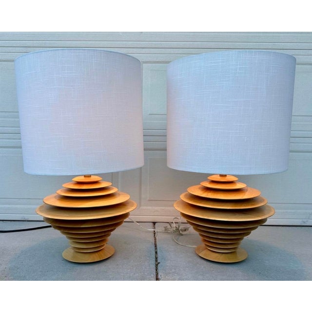 Brown Pair of Discus Table Lamps Attributed to Shepard Vineburg, Los Angeles C. 1980 For Sale - Image 8 of 18