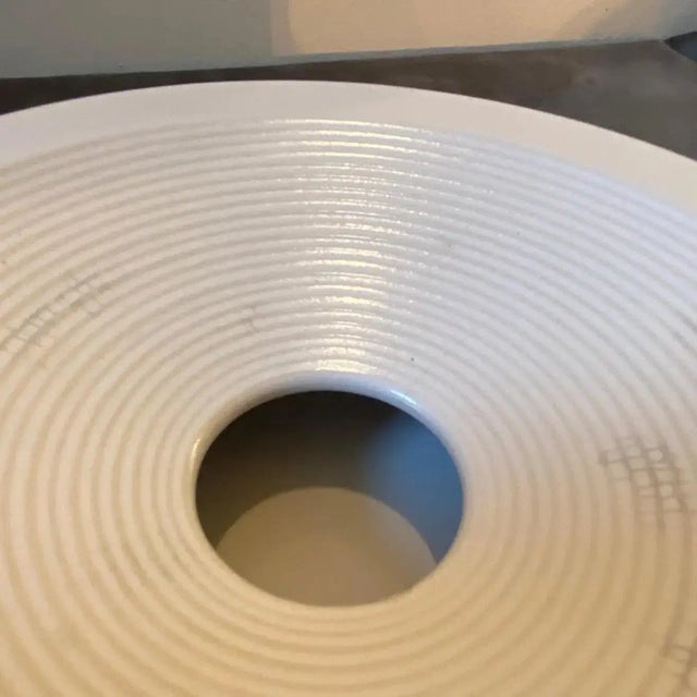 Angelo Mangiarotti 1980s Mangiarotti Style Modernist White Ceramic Round Italian Ashtray For Sale - Image 4 of 10