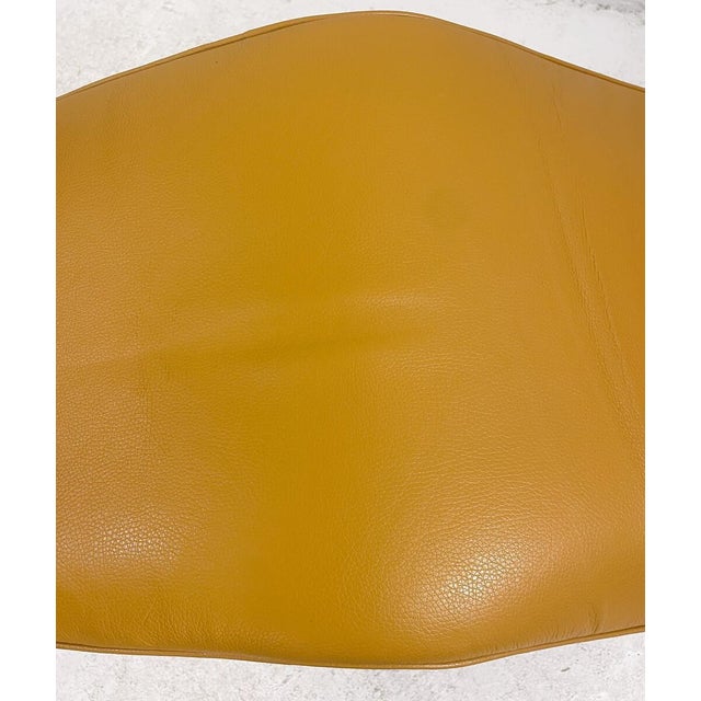 Le Corbusier Lounge Chair Lc4 from Le Corbusier for Cassina, Cognac Leather, Italy, 2000 For Sale - Image 4 of 7