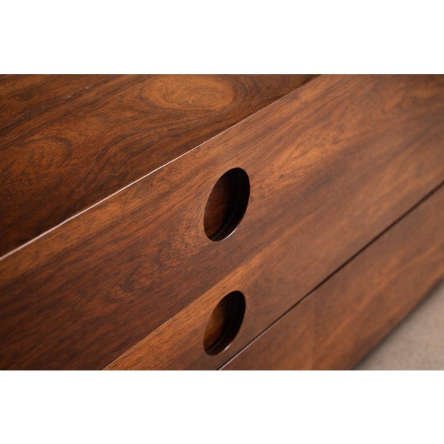 Sérgio Rodrigues “Dalmo” Chest of Drawers in Rosewood and Chromed Steel — Oca, Brazil, c. 1960 - Lot 843 For Sale In New York - Image 6 of 13