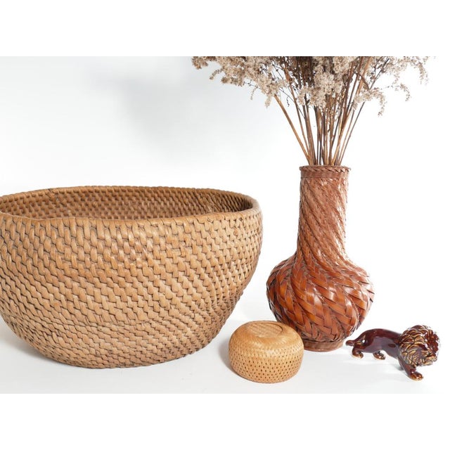 Early 20th Century Japanese Taisho/Showa Woven Bamboo Ikebana Vase For Sale - Image 12 of 15