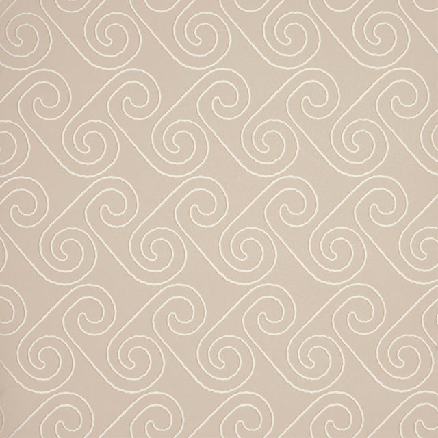 Schumacher Fortuna Wallcovering In Light Beige For Sale In New York - Image 6 of 6