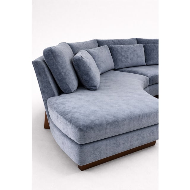Thayer Coggin One-of-One Bespoke Curved 2 Piece Sectional + Ottoman + Custom Table For Sale - Image 4 of 11