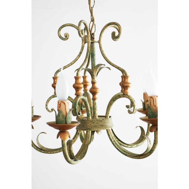 1970s Florentine Hollywood Regency Chandelier, Italy, 1970s For Sale - Image 5 of 6
