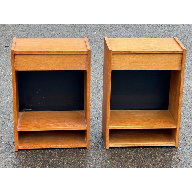 Danish Floating Bedside Tables in Oak, 1960s, Set of 2 For Sale - Image 6 of 16
