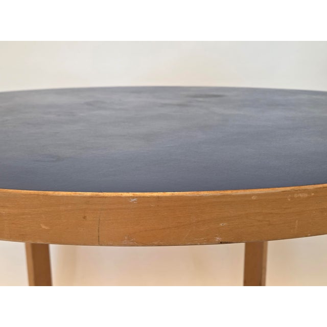 90A Table in Blue Linoleum by Alvar Aalto for Artek, Finland, 1950s For Sale - Image 9 of 16