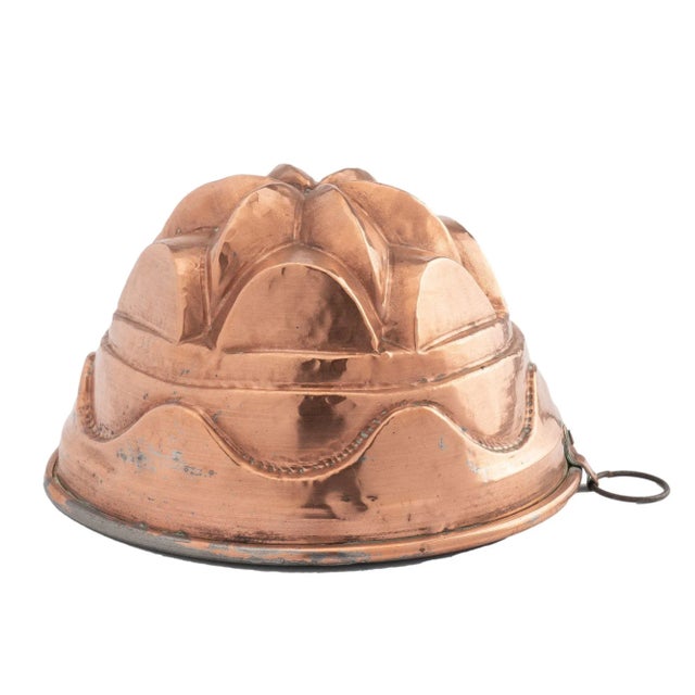 Tin lined copper mold with applied ring to the rim for hanging. England, circa 1890.