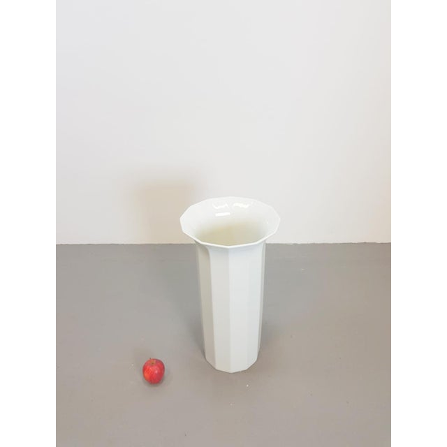 Large Floor Vase in Porcelain by Tapio Wirkkala for Rosenthal Polygon Studio Line, Germany, 1980s For Sale - Image 6 of 15