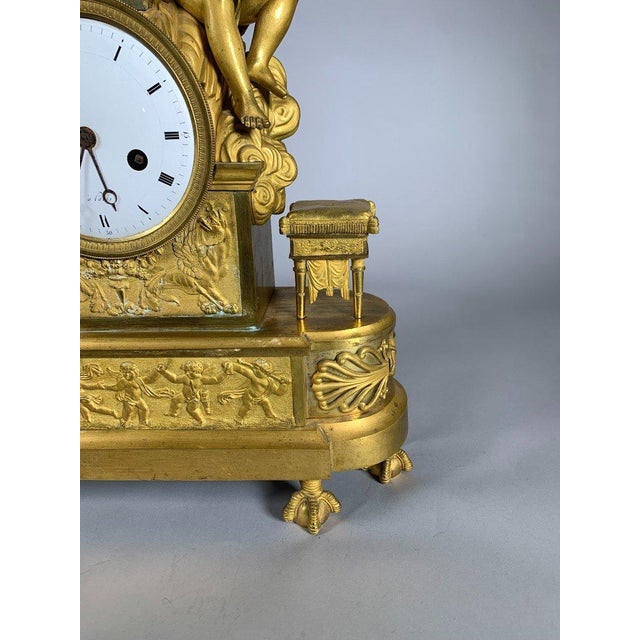 Traditional Important Empire/Directoire period clock, late 18th - early 19th century, gilt bronze For Sale - Image 3 of 12
