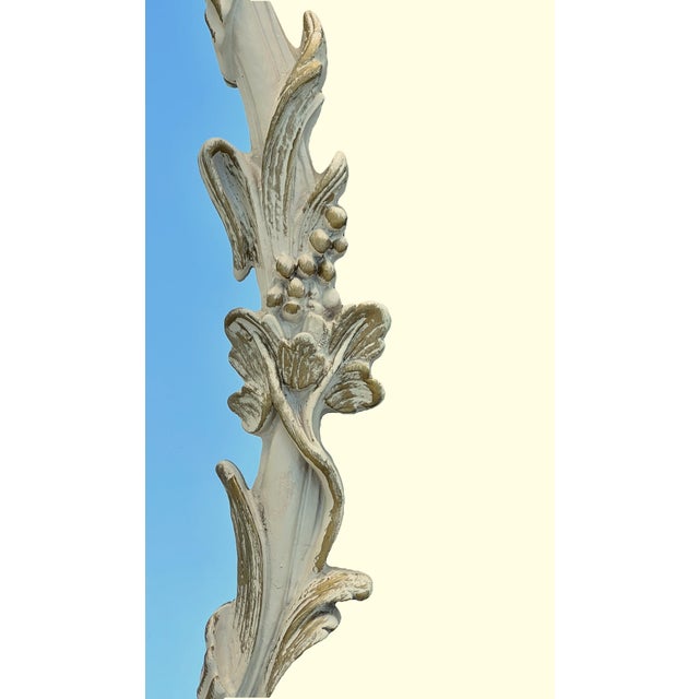 Cream Vintage Carolina Mirror, Cream Oval Floral & Leaf Wall Mirror With Gold Highlights For Sale - Image 8 of 14