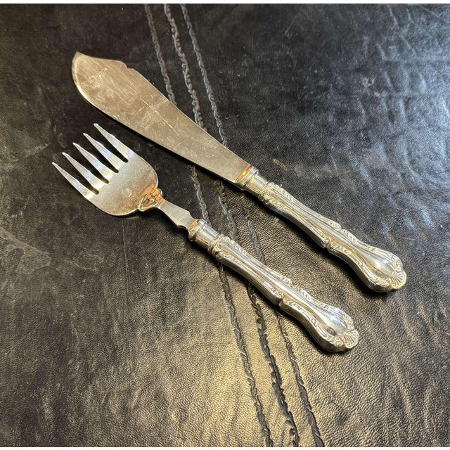 Silver-Plated Fish Serving Cutlery with Russell Pattern from Mappin & Webb, Set of 2 For Sale - Image 3 of 4