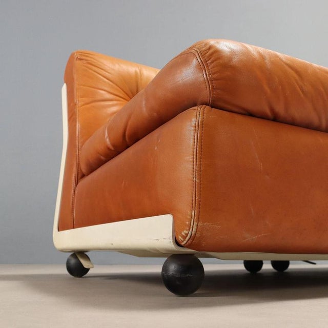 Mario Bellini Amanta Lounge Chairs by Mario Bellini For Sale - Image 4 of 12