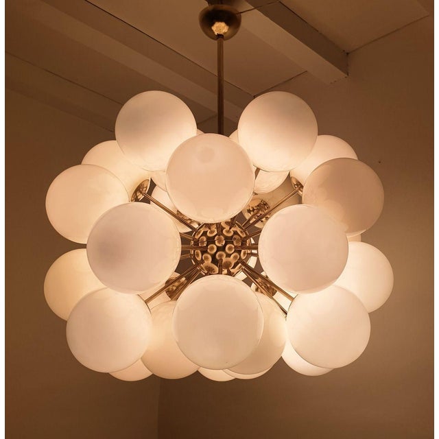 1990s Large Mid Century Modern Beige Glass Sputnik Chandelier For Sale In Dallas - Image 6 of 12