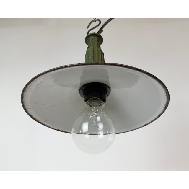 Industrial Green Enamel Military Pendant Lamp with Cast Aluminium Top, 1960s For Sale - Image 6 of 18