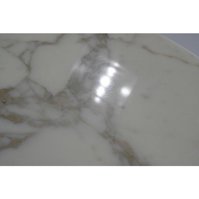 2000 - 2009 Tulip Marble Dining Table by Eero Saarinen for Knoll International, 2009 For Sale - Image 5 of 17