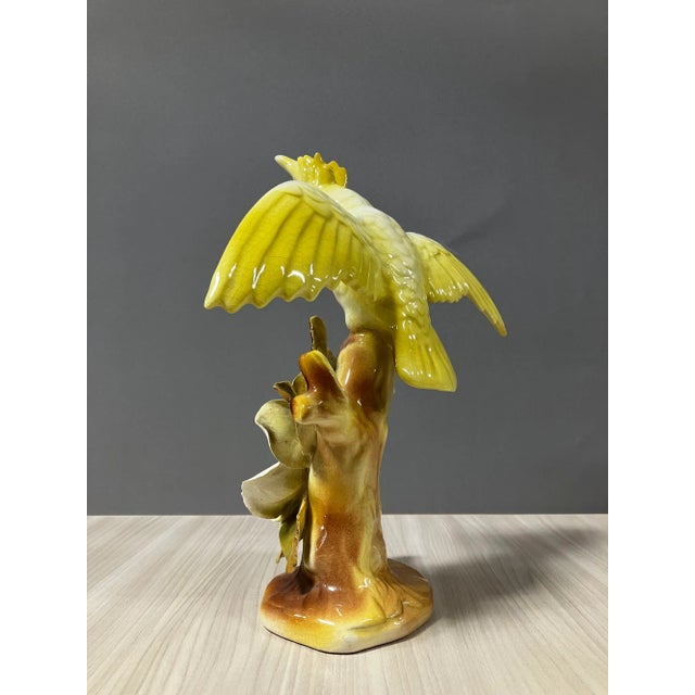 1940s California Pottery Ceramic Tropical Cockatoo on Hibiscus Branch Statue For Sale In Los Angeles - Image 6 of 13